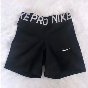 Nike Pro Women’s 5” Shorts (S)